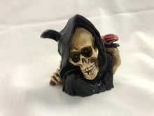 Skull Figurine 8