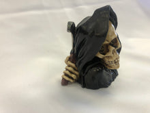 Skull Figurine 8