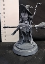 FIGURINE: Witch