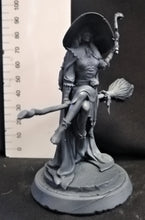 FIGURINE: Witch